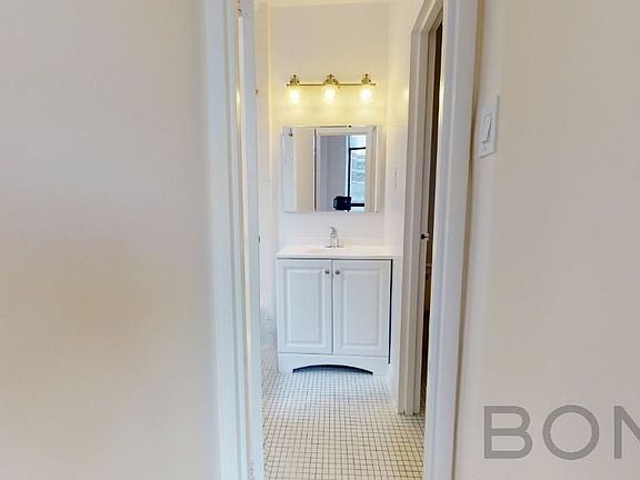 4th image of 1 Astor Pl APT 9K
