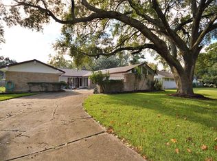 1426 Saxony Ln, Houston, TX 77058