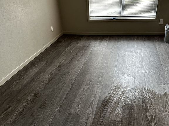 4th image of 1905 W Nettleton Ave #B