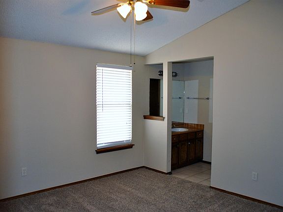 5th image of 2122 Lonnie Ln