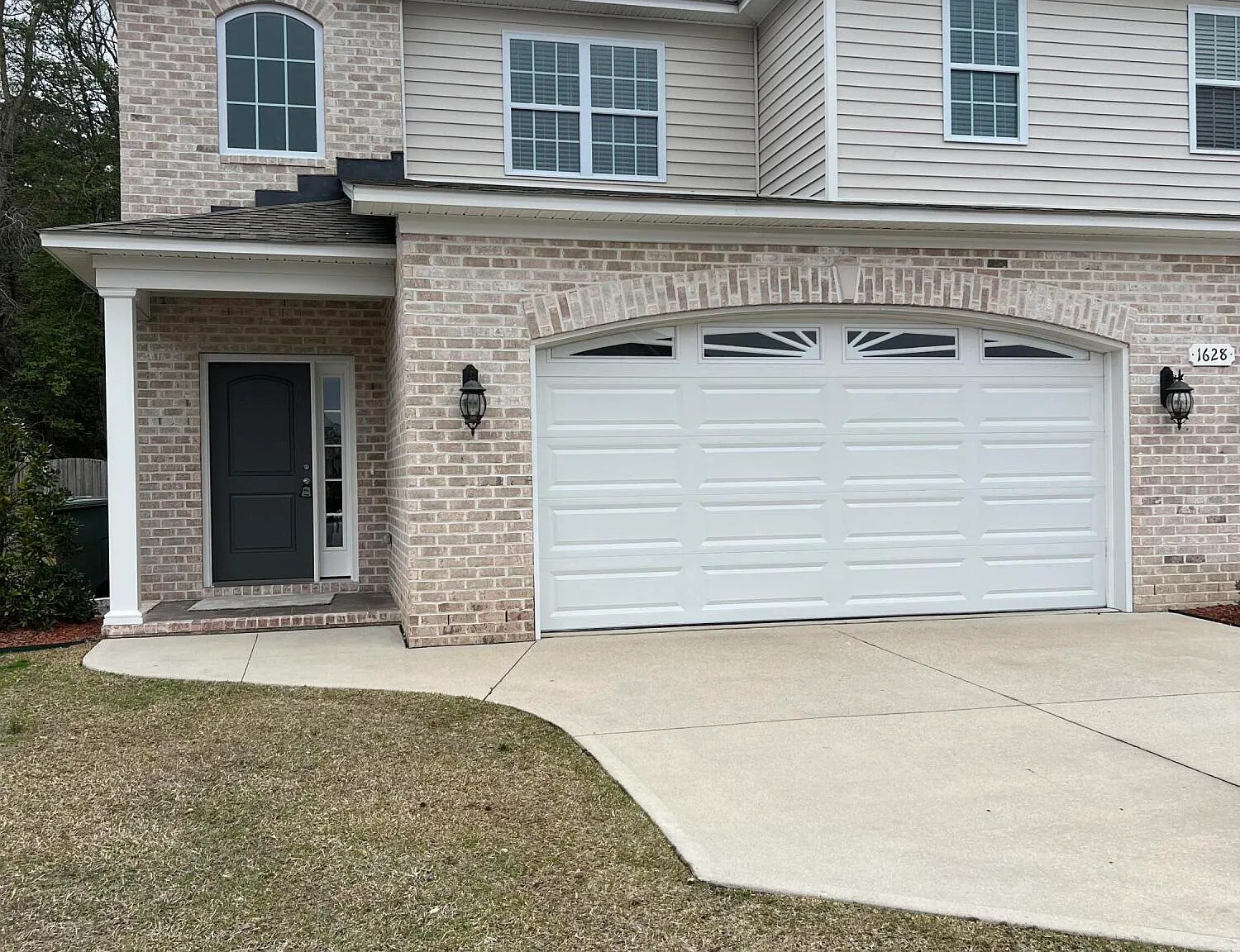 3 bed, 2.5 bath, 1775 sqft, $1,900 — Photo 1