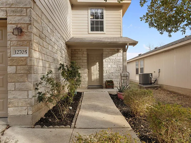 12705 Saint Mary Dr — Photo 3