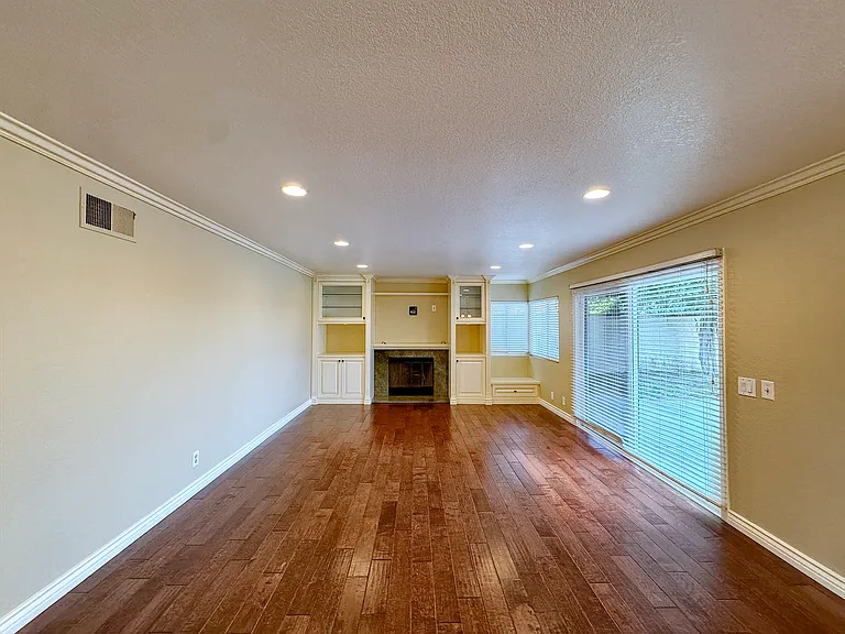 1652 Longview Dr — Photo 8