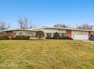 154 E Hillside Rd, Barrington, IL 60010