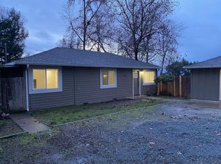 1409 NE Talbott Dr, Grants Pass, OR 97526