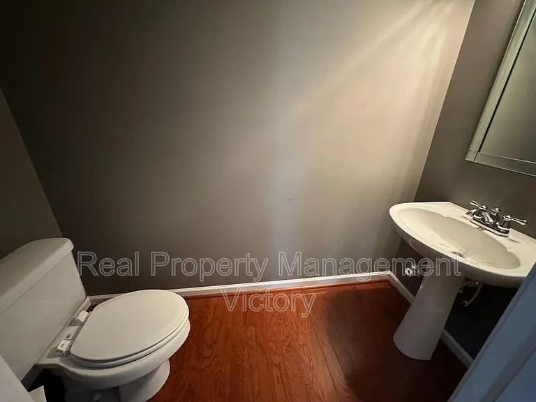 4248 Ashwood Cv — Photo 3