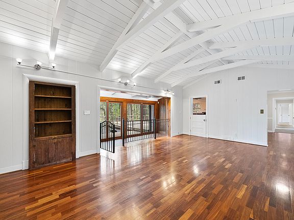 5th image of 5020 Red Cedar Rd