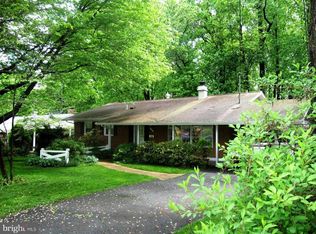 3913 Moss Dr, Annandale, VA 22003