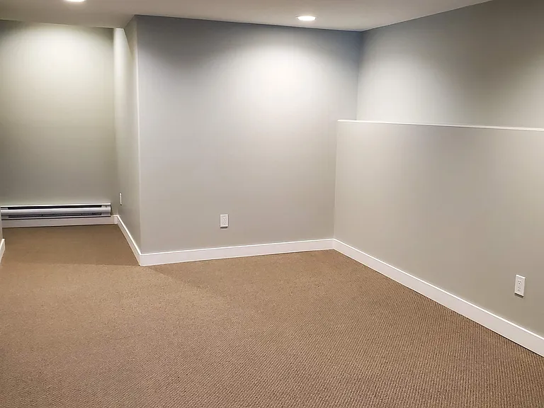 938 McFaull Mnr — Photo 10