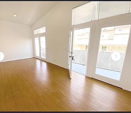 1024 3rd St #6 — Photo 2