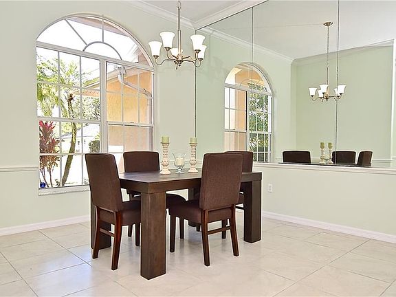 5th image of 8559 Woodbriar Dr