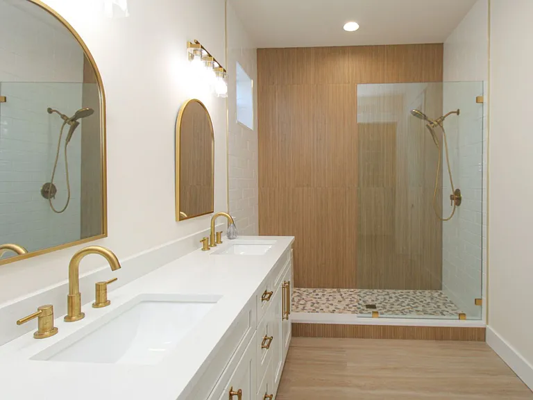 4879 Esplanade St — Photo 36