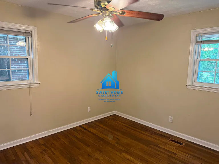 3410 Sherwood Ave — Photo 5