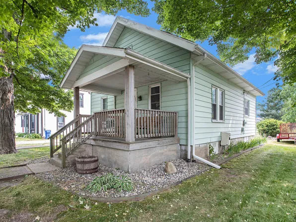 4447 W Hickory Rd, Hickory Corners, MI 49060