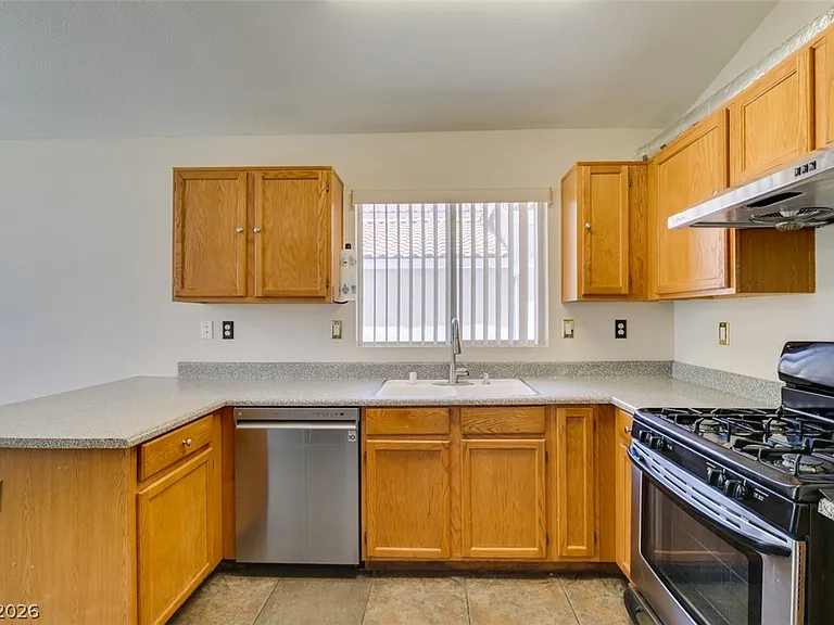 8168 W Gilmore Ave — Photo 24