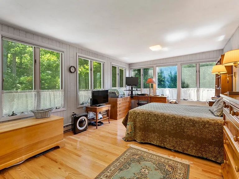 212 Forest Home Dr — Photo 3