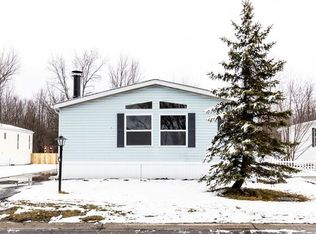 1145 Lockwood Dr, Lockport, NY 14094