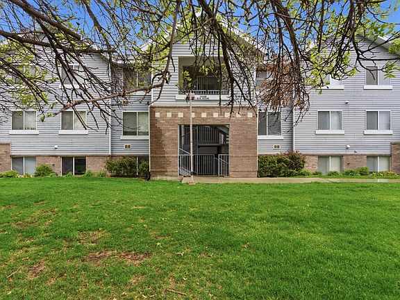 2nd image of 1533 N Riverside Ave W #26