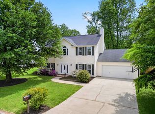 8 Twickenham Dr, Greenville, SC 29615