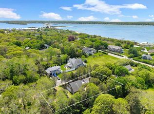 3 Troy St, Oak Bluffs, MA 02557