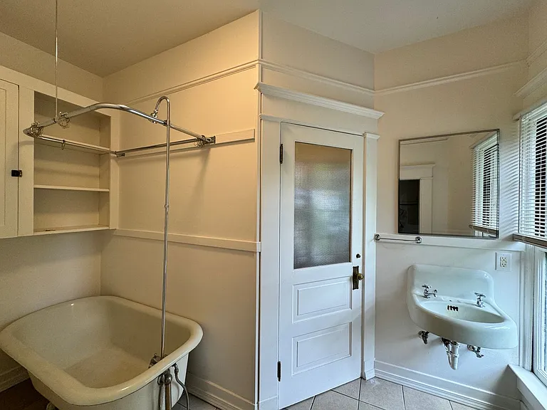 Jefferson Apartments — Photo 10