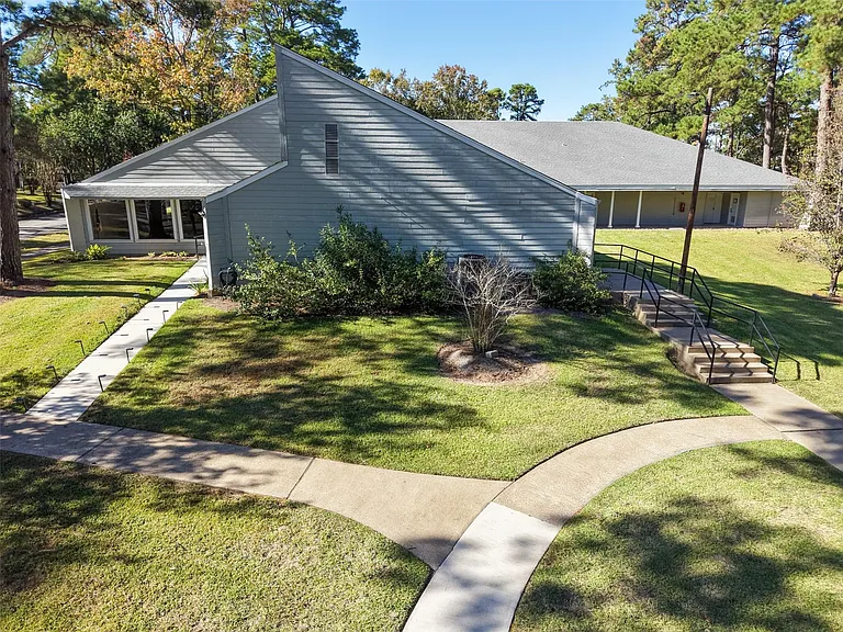 110 Lords Cir — Photo 33