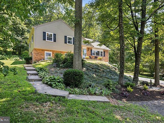 3rd image of 1598 Yarnall Rd