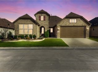 8509 Crestview Dr, Denton, TX 76207