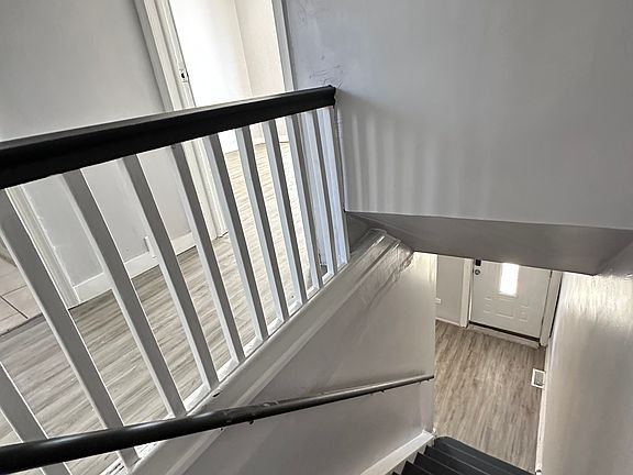 4th image of 2647 S 68th St