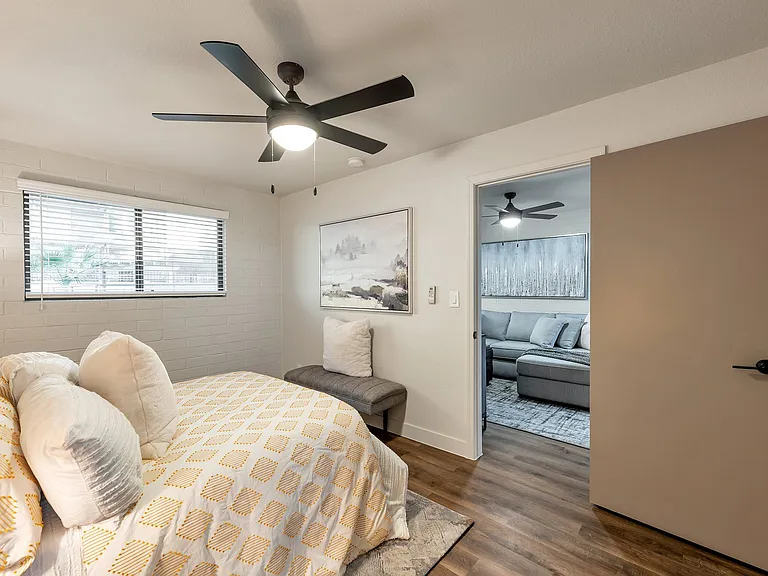 1827 E Lemon St — Photo 10