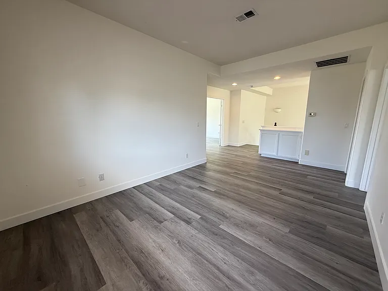 401 Hickoryhill Dr — Photo 23