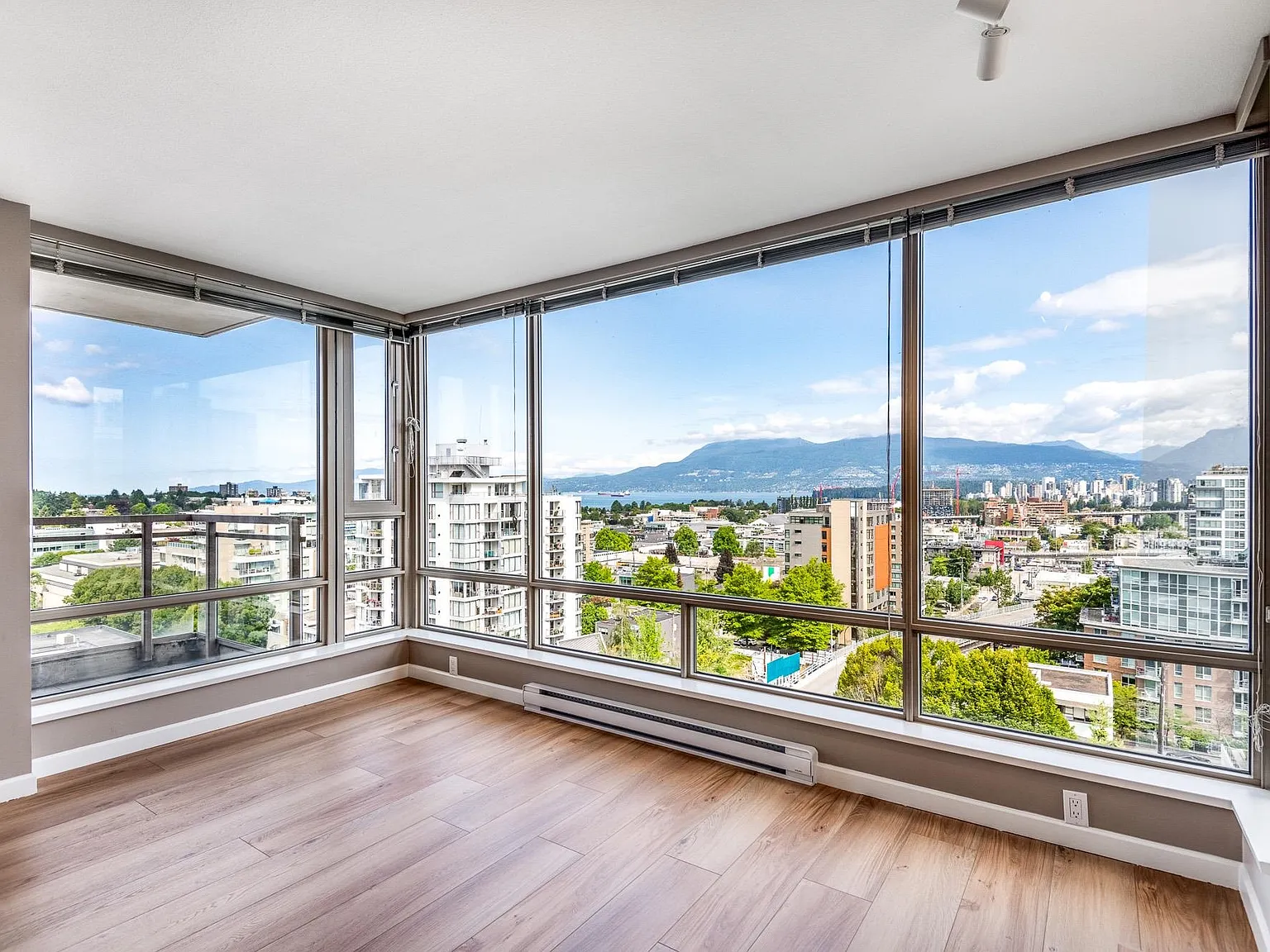 2 bed, 1367 sqft, $4,200 — Photo 4