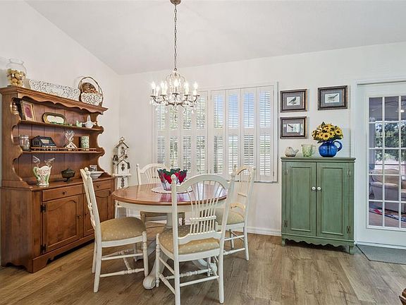 3rd image of 27110 Racquet Cir