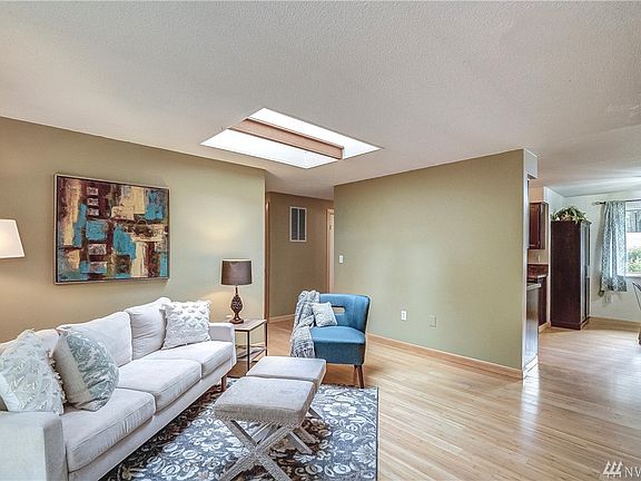 5th image of 6909 157th Ct E