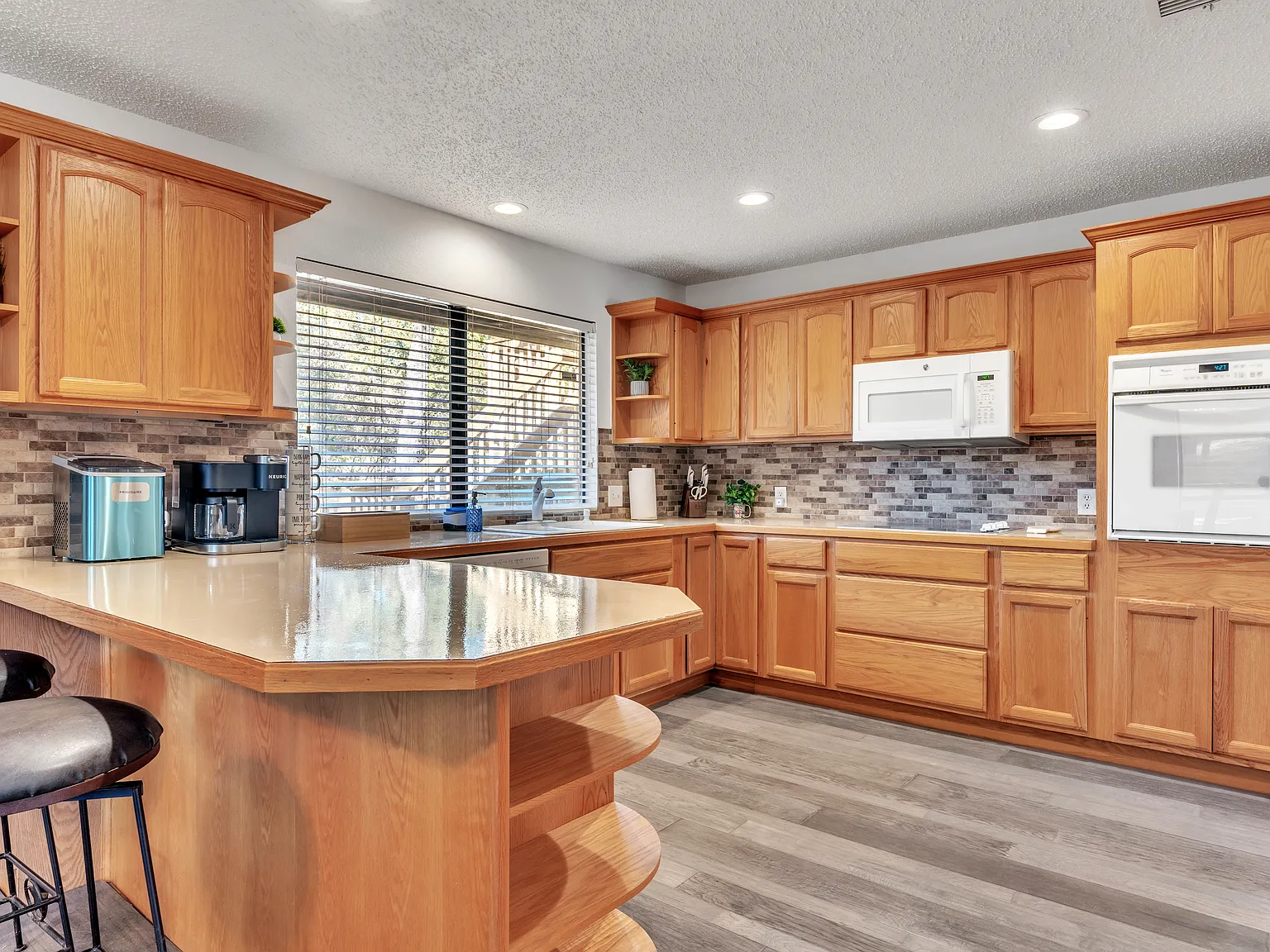1022 Merlene Dr — Photo 3