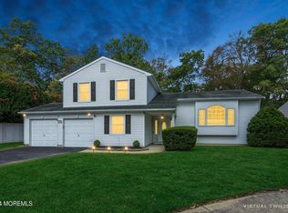 5 Cobblestone Ct, Howell, NJ 07731