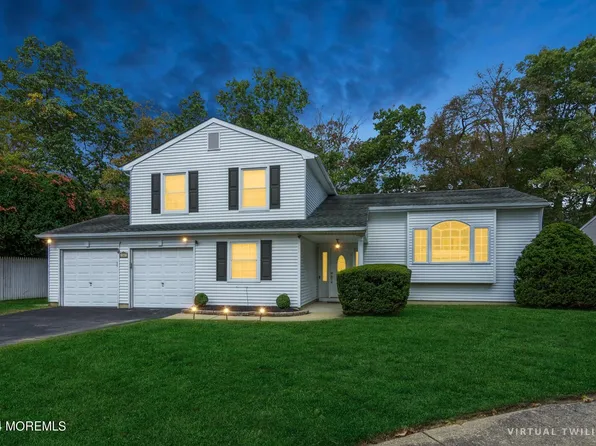 5 Cobblestone Court, Howell, NJ 07731