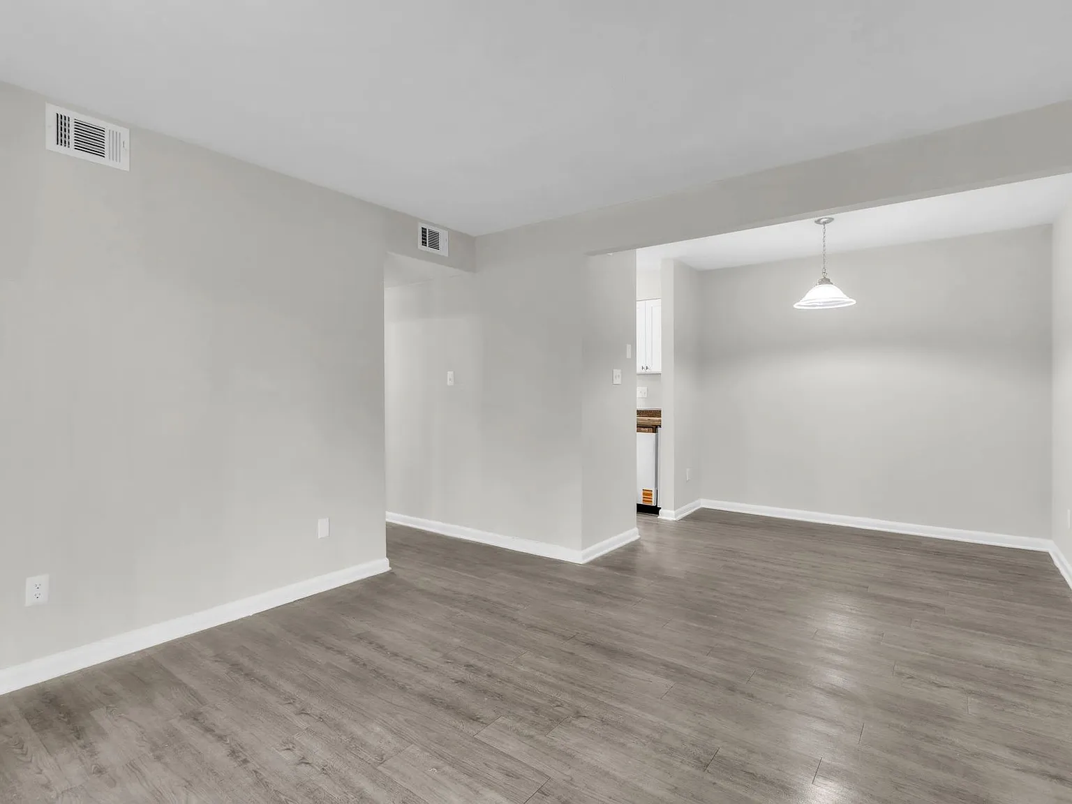 Country Creek Apartments — Photo 4