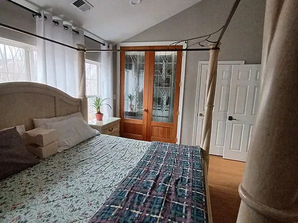 18625 Village Fountain Dr, Germantown, MD 20874