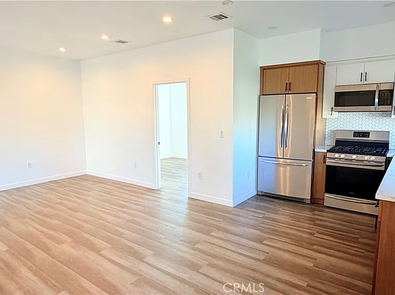 1416 S Cloverdale Ave — Photo 24