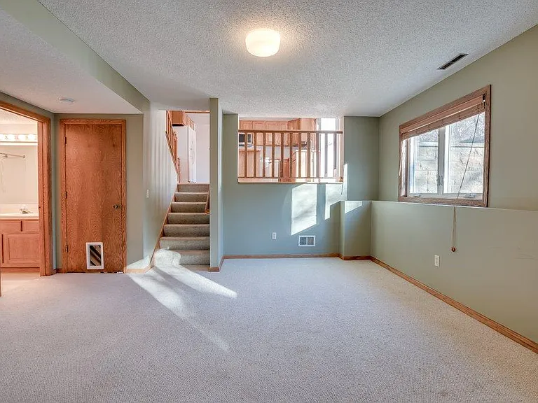 14813 Interlachen Ln — Photo 17
