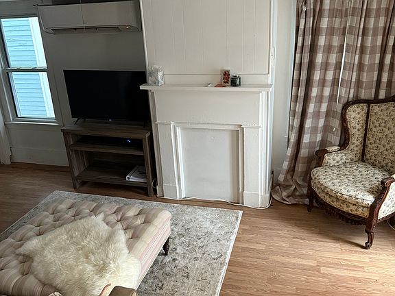 4th image of 100 Elm St #2