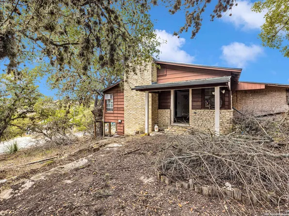 285 Mohawk Trail, Lakehills, TX 78063