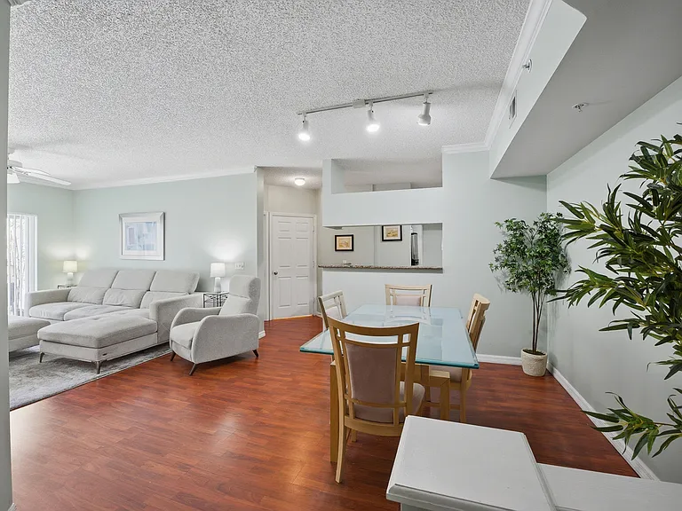 3221 Tuscany Way #3221 — Photo 6