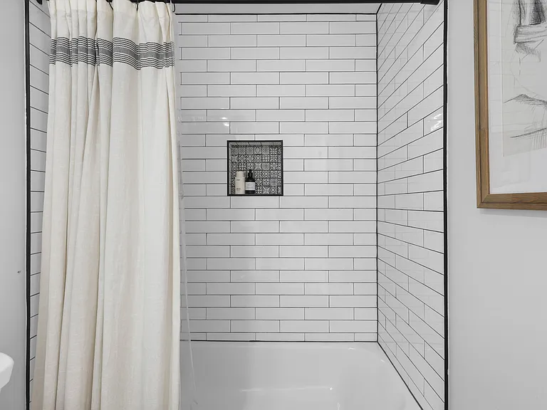 2612 University Pl NW #6 — Photo 22