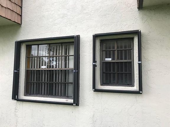 2nd image of 4725 Oak Terrace Dr
