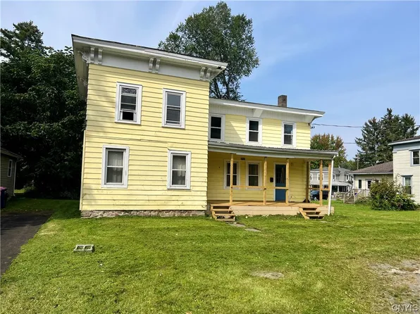 2981 W Bridge St, Phoenix, NY 13135