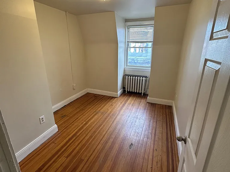 192 Lark St — Photo 6
