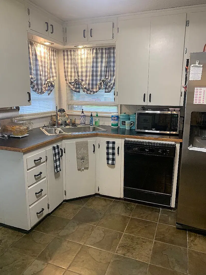 2 bed, 886 sqft, $1,300 — Photo 4