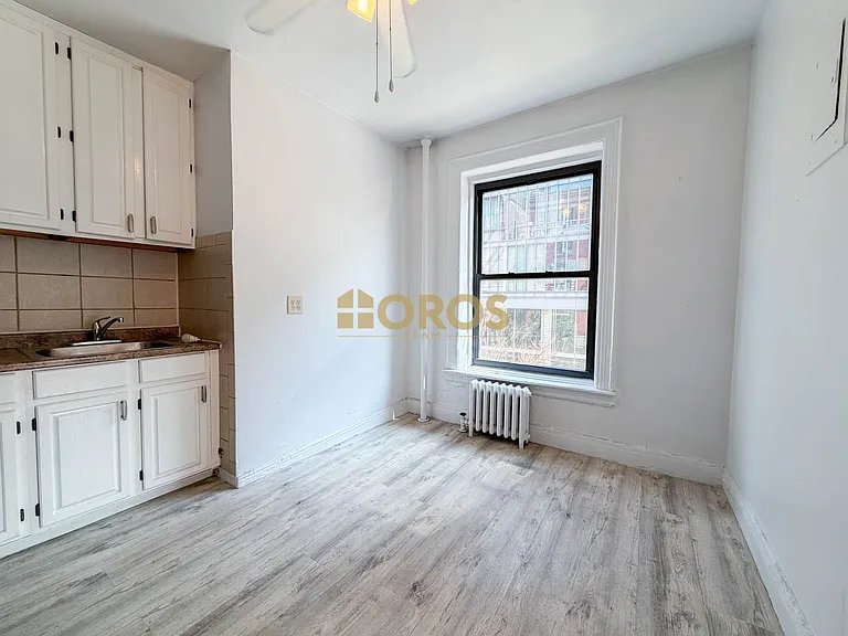 558 Broome St #5 — Photo 7